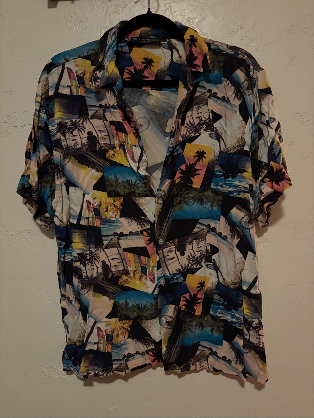 No Boundaries Men’s Retro Surf Vacation Button Down Shirt – Large 🌴🌊